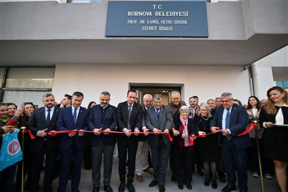 Bornova yeni hizmet binasının adı Kamil Okyay Sındır oldu