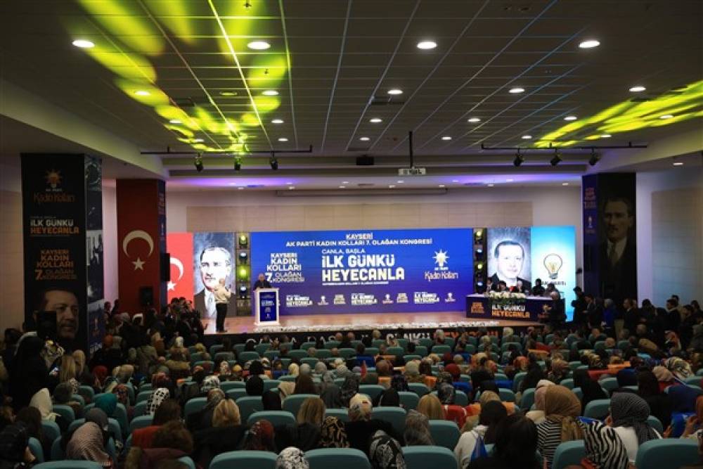 Başkan Büyükkılıç, AK Parti 7’nci Olağan İl Kadın Kolları Kongresi'ne katıldı