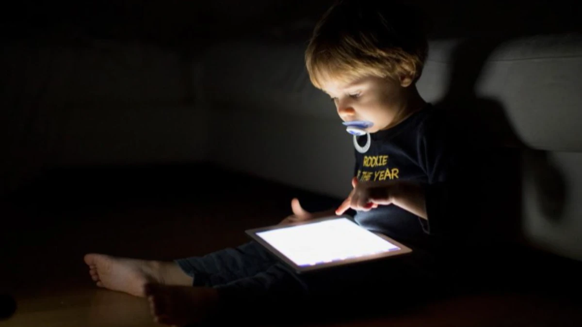 Aile Bakanlığı&rsquo;ndan ekran s&uuml;resi uyarısı: &Ccedil;ocuklar i&ccedil;in s&uuml;re sınırı a&ccedil;ıklandı