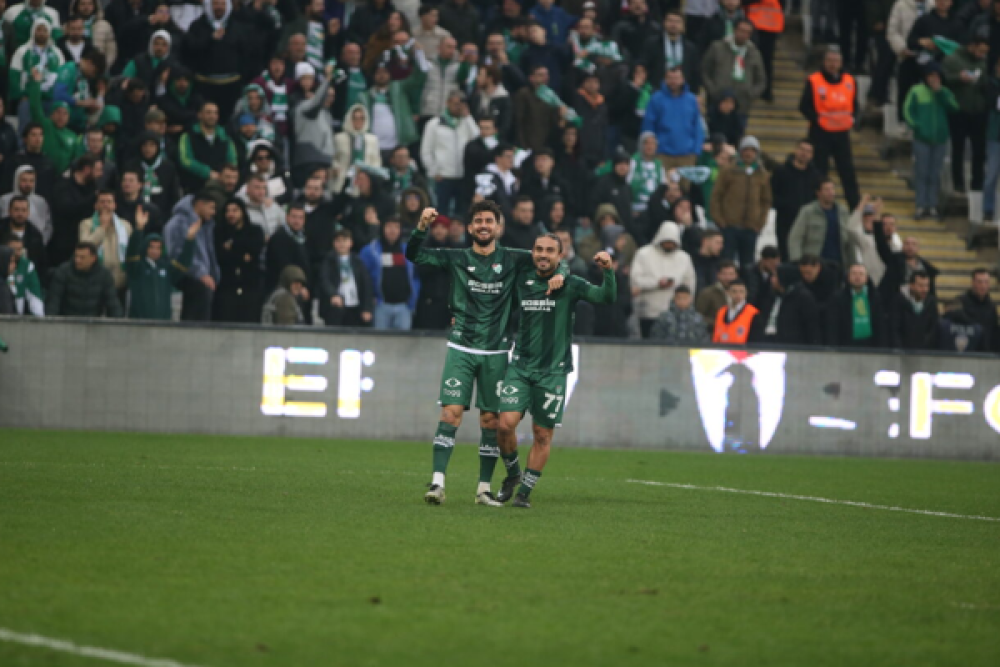 Bursaspor, Adanaspor A.Ş&rsquo;yi 6-0 mağlup etti 