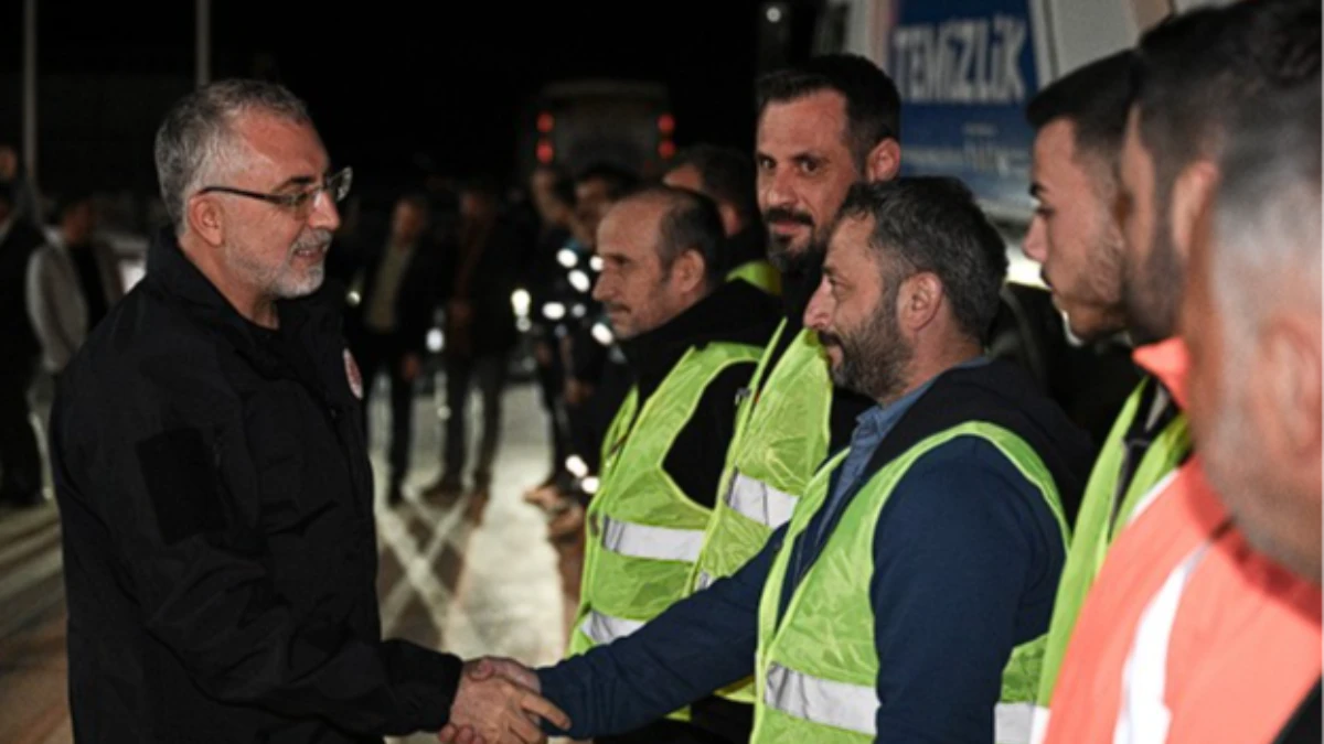 Bakan Işıkhan 1 Mayıs&rsquo;ı iş&ccedil;ilerle karşıladı: İstihdamda rekor vurgusu