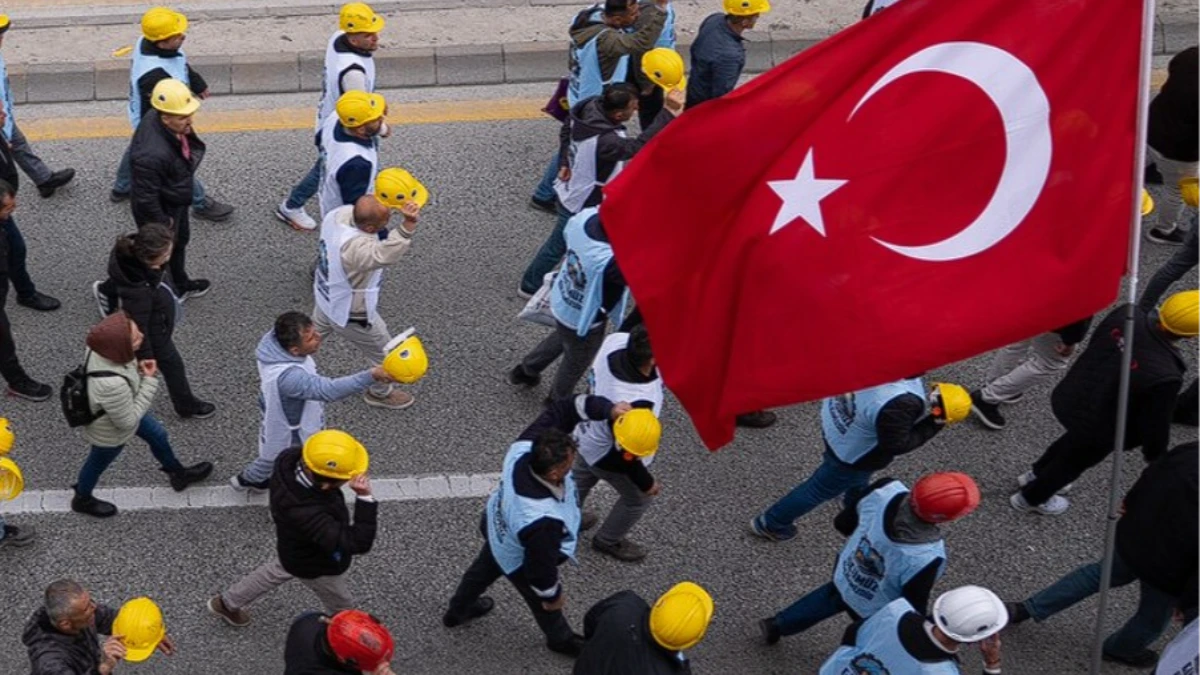 Ekonomi y&ouml;netiminden 1 Mayıs mesajları