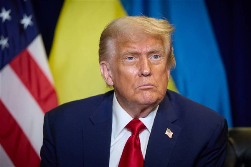 Trump: ABD, H&uuml;rm&uuml;z Boğazı yakınlarında İran hedeflerini vuruyor