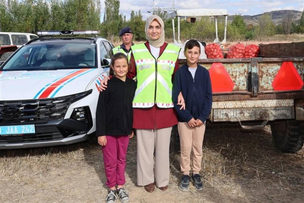 Afyonkarahisar'da “Reflektör Tak, Görünür Ol” etkinliği düzenlendi