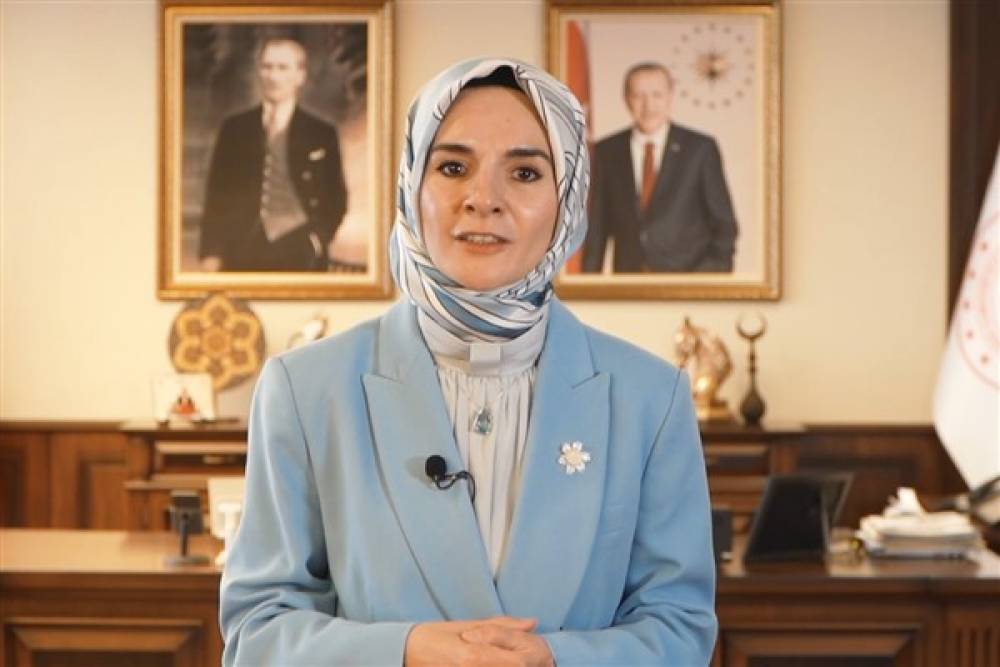 G&ouml;ktaş, D&uuml;zce'de yaban mersini hasadına katıldı