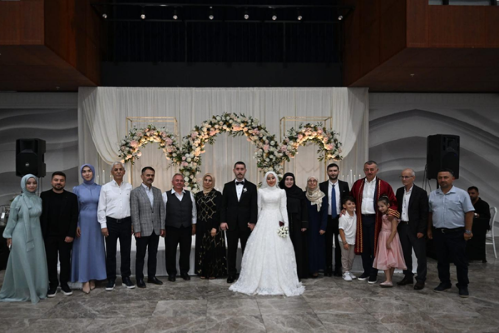 Vali Aktaş, nikah t&ouml;renine katıldı