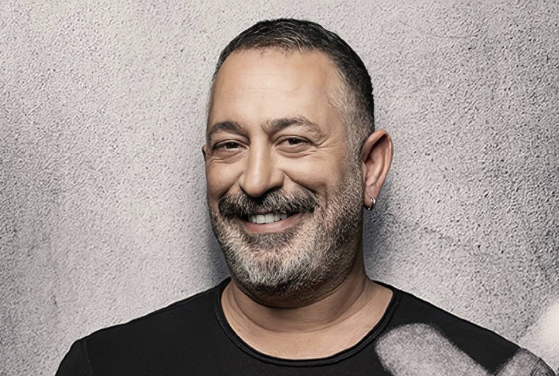 Cem Yılmaz Kalp Krizi Ge&ccedil;irdi