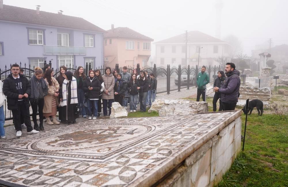 Düzce'de gençler tarih ve kültürü keşfettiler