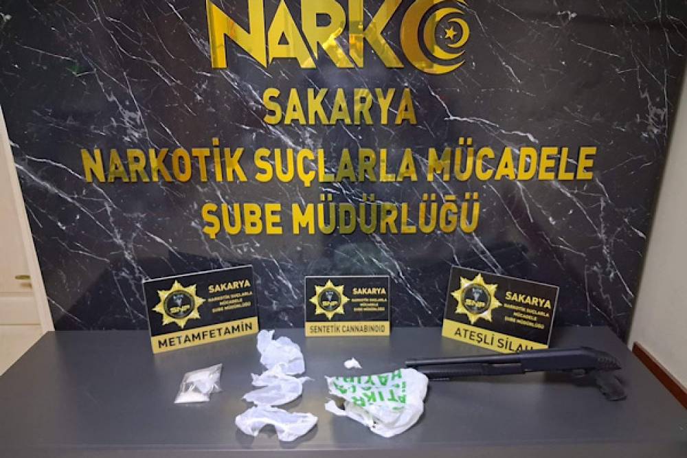 Sakarya&rsquo;da d&uuml;zenlenen uyuşturucu operasyonunda 4 kişi tutuklandı