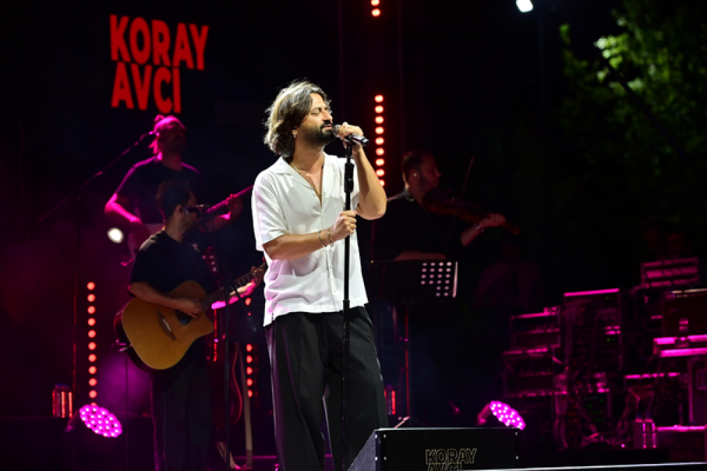 Koray Avcı, Bah&ccedil;elievler Yaz Konserleri&rsquo;nde sahne aldı