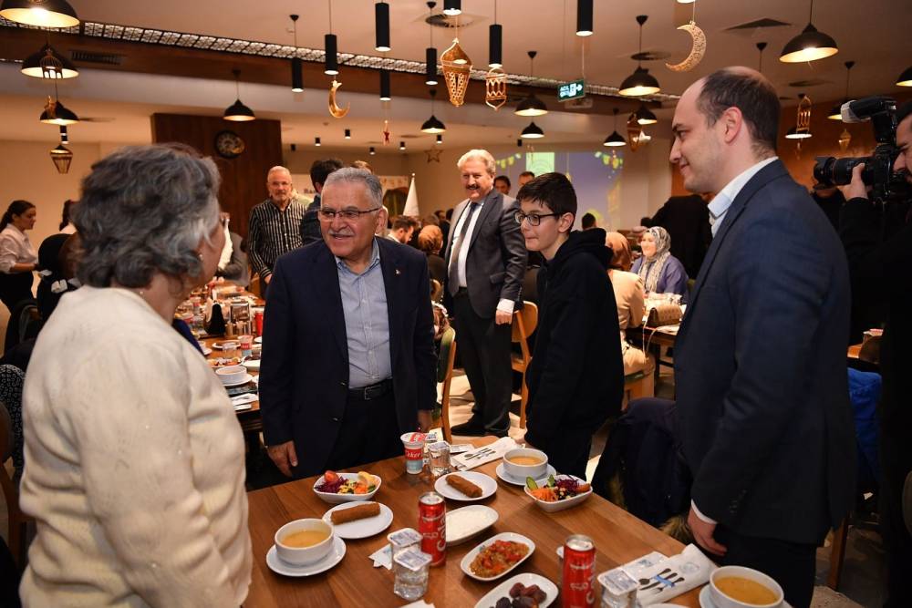 Başkan Büyükkılıç, Ramazan ayında vatandaşlarla buluşmalarını sürdürüyor