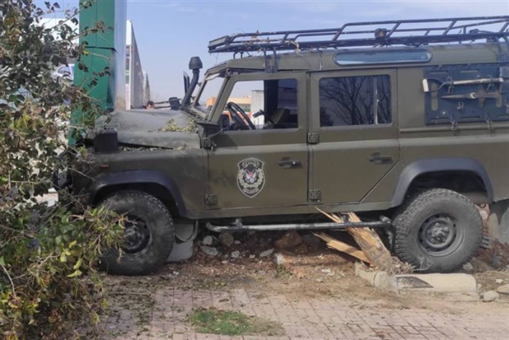 Şanlıurfa’da polisleri taşıyan zırhlı araç kaza yaptı