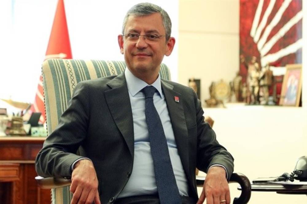 CHP Genel Başkanı Özel: Hedef tahtasına oturtulan gazetecilik beraat etti