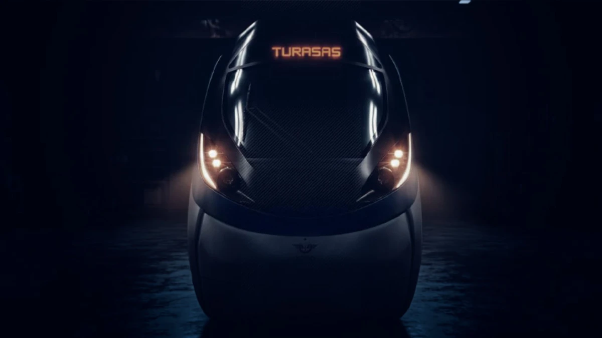 Milli elektrikli trenin &uuml;retimi tamamlandı: Raylara iniyor