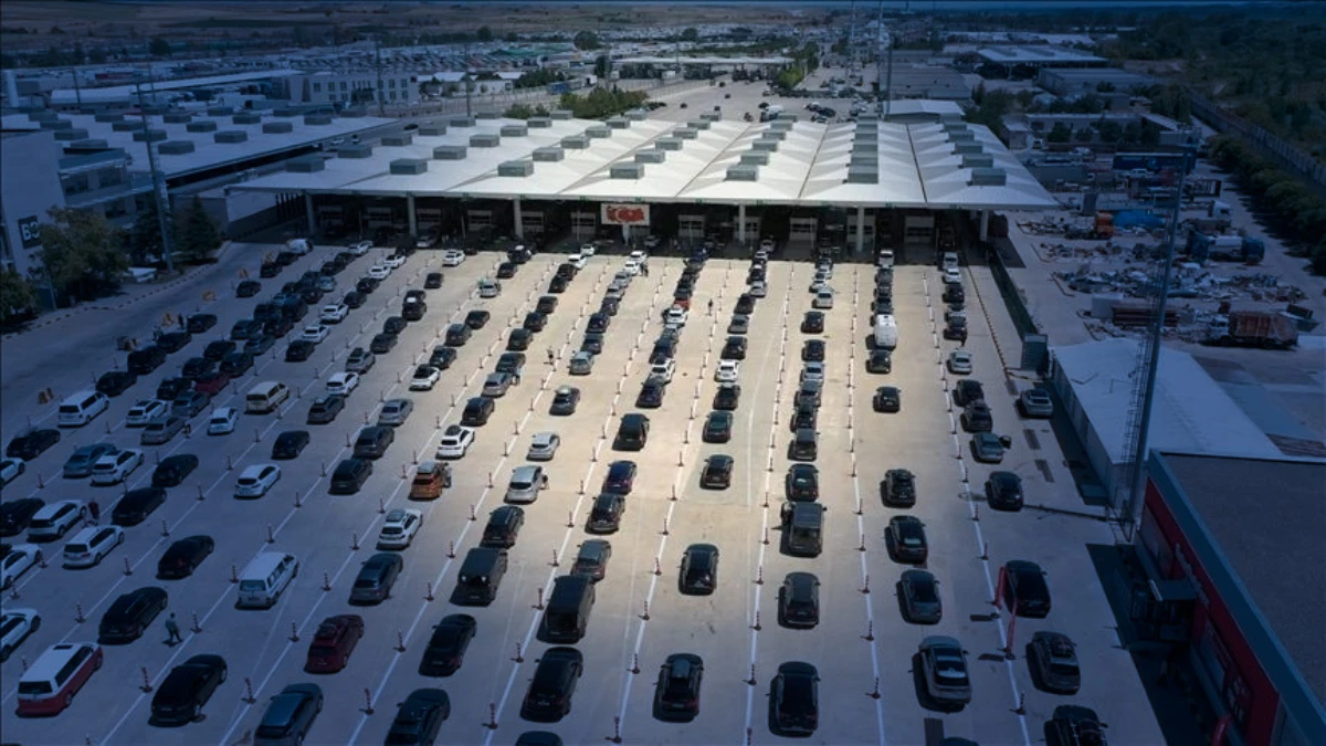 D&ouml;rt sınır kapısına ait veriler a&ccedil;ıklandı! Yaklaşık 14 milyon yolcu ge&ccedil;iş yaptı