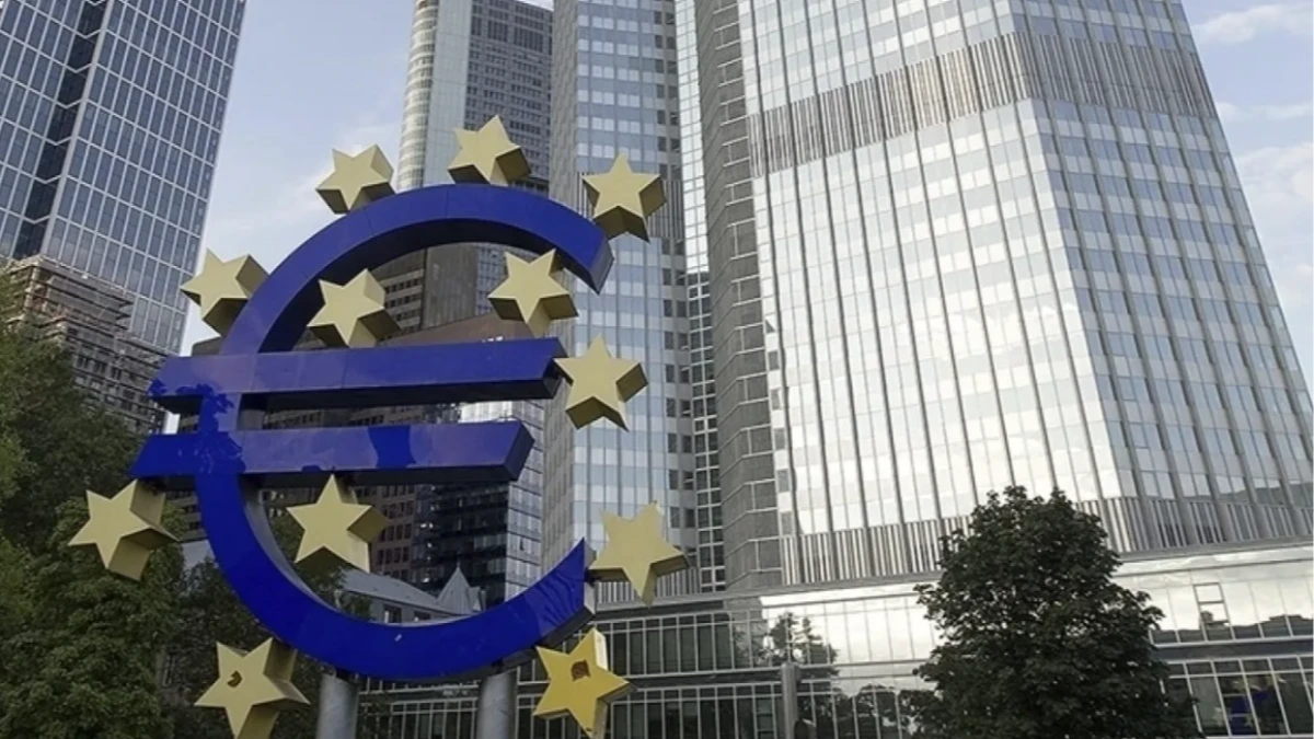ECB&rsquo;den h&uuml;k&uuml;metlere uyarı: Bankaların sermaye gerekliliklerini d&uuml;ş&uuml;rmeyin