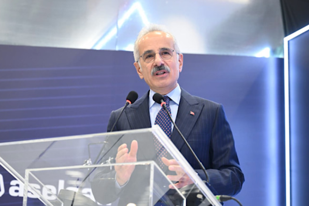 Uraloğlu, AK Parti heyetiyle Bakanlıkta g&ouml;r&uuml;şt&uuml;