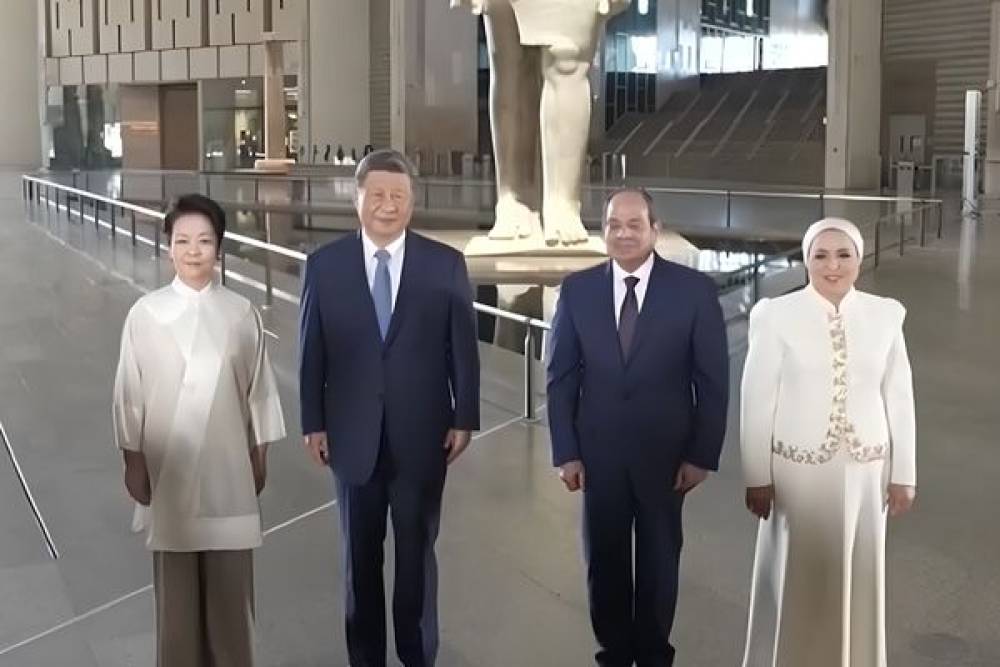 Xi Jinping Mısır&rsquo;daki B&uuml;y&uuml;k Mısır M&uuml;zesi&rsquo;ni ziyaret etti