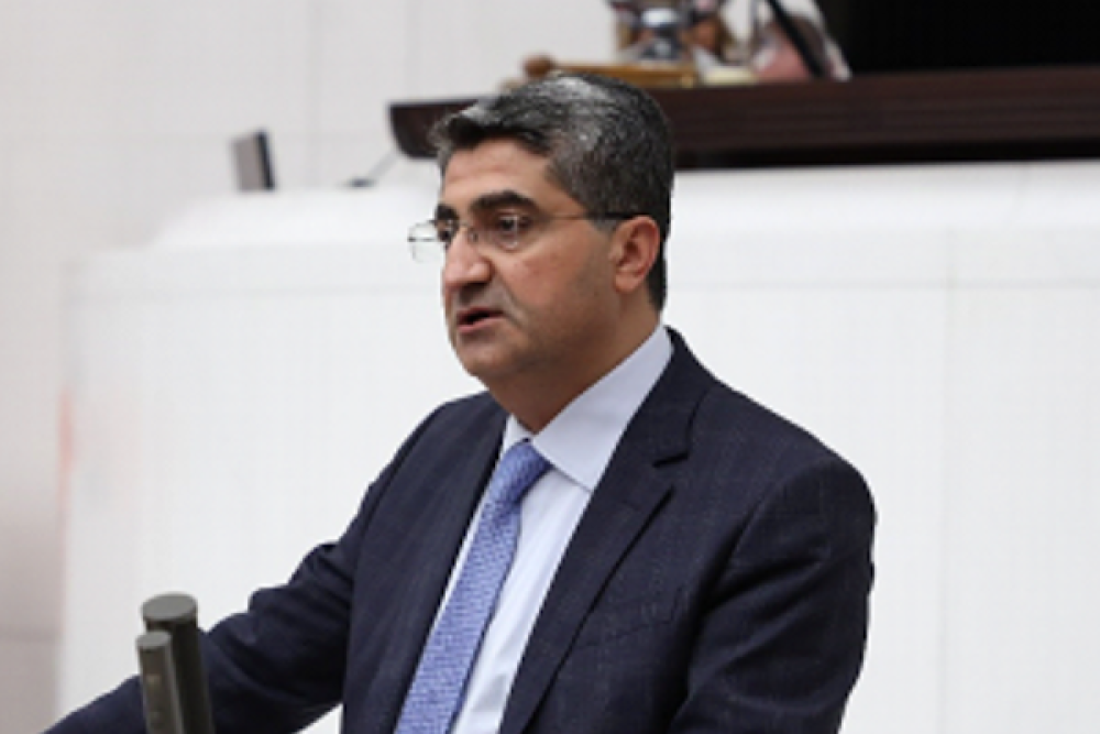  Ekmen: &Uuml;&ccedil; yıldır &ldquo;enflasyonla m&uuml;cadele&rdquo; deniliyor ama vatandaşın parası eriyor