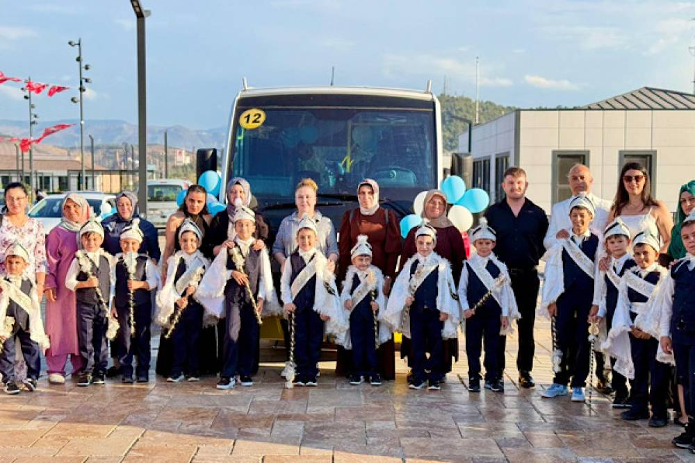 Karab&uuml;k&rsquo;te 15 &ccedil;ocuk i&ccedil;in toplu s&uuml;nnet ş&ouml;leni d&uuml;zenlendi