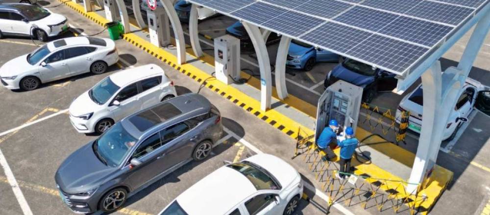 Avrupa Birliği Çin elektrikli araçlarına gümrük vergisi getirilmesini oyladı