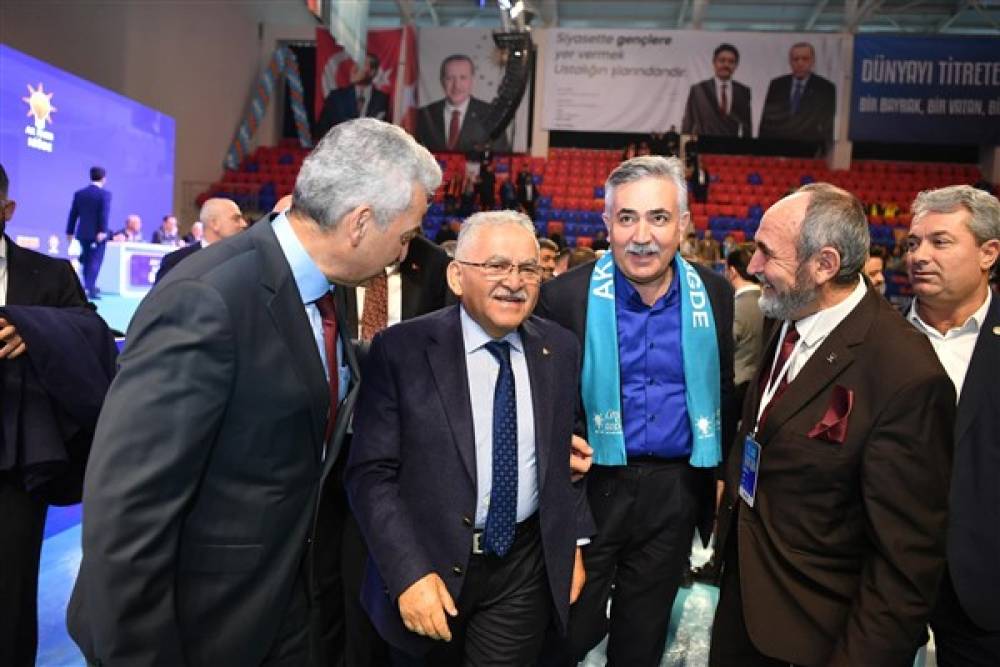 Başkan Büyükkılıç, AK Parti Niğde İl Kongresi'ne katıldı