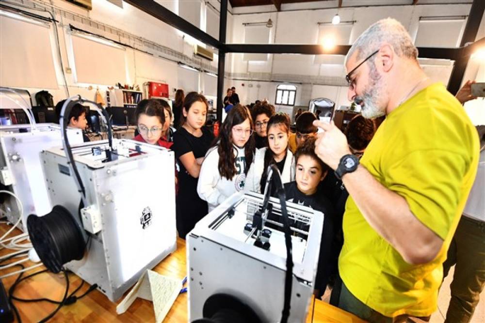 eleceğin girişimcileri, fikirlerinin temellerini FabrikaLab İzmir’de attı