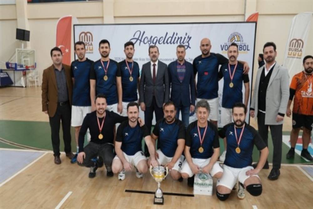 Gürsu Belediyesi, Bursa Belediyeler Birliği'nin düzenlediği voleybol turnuvasının galibi