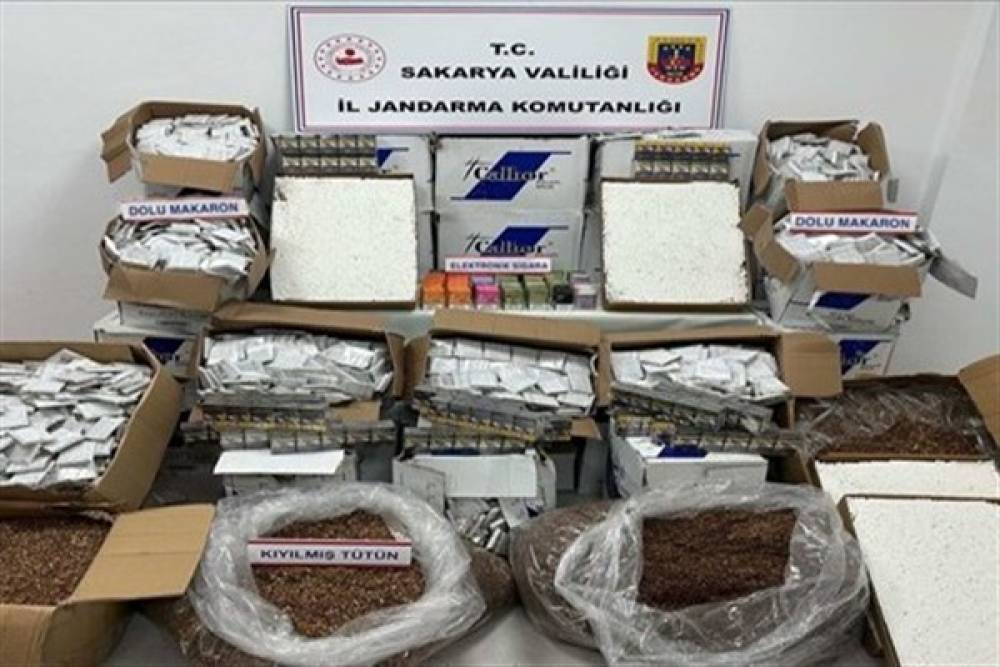 Kargo görünümlü araçla sigara kaçakçılığına jandarma operasyonu