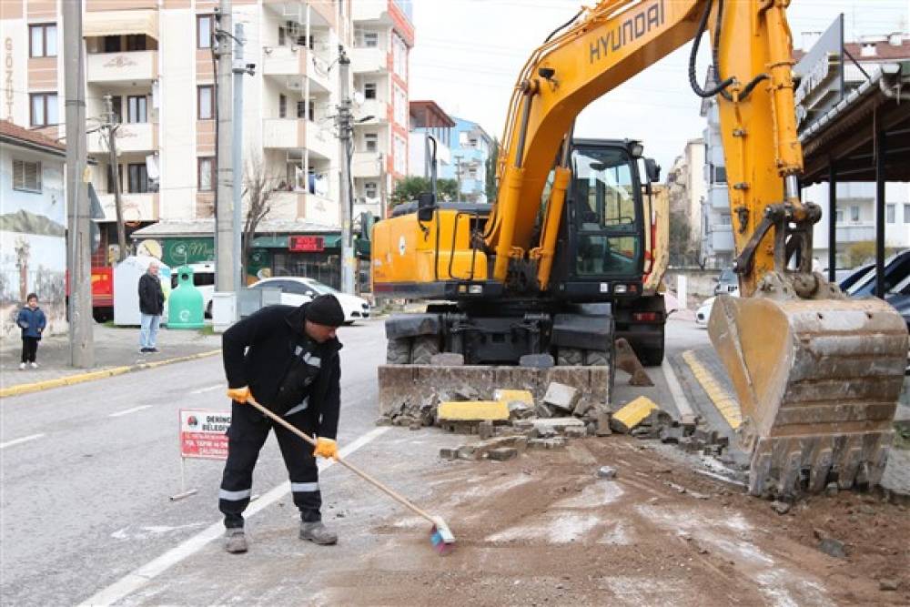 Derince Belediyesi, kentteki düzenleme çalışmalarını sürdürüyor