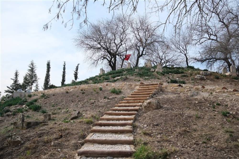 Camili Höyüğü Şehitliği ziyarete açıldı