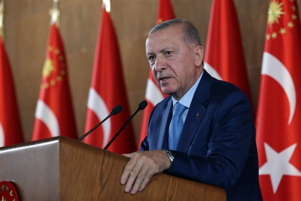 Erdoğan: Depremden etkilenen bölgelerimizden elimizi bir an olsun bile çekmedik