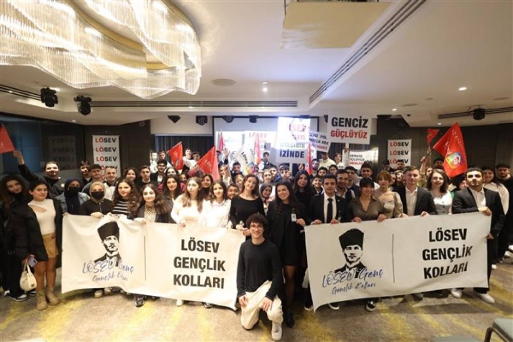 “LÖSEV’in gençleri,  geleceğe umutla bakmak için bir araya geldi”