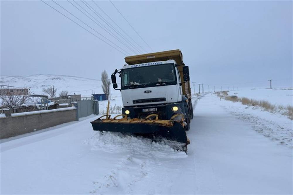 Kayseri'de karla mücadele kapsamında 245 mahalle yolu açıldı