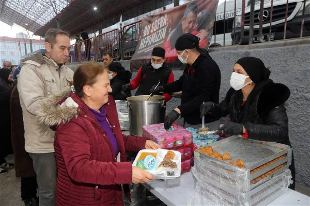 Demetevler sakinleri mahalle iftarında buluştu