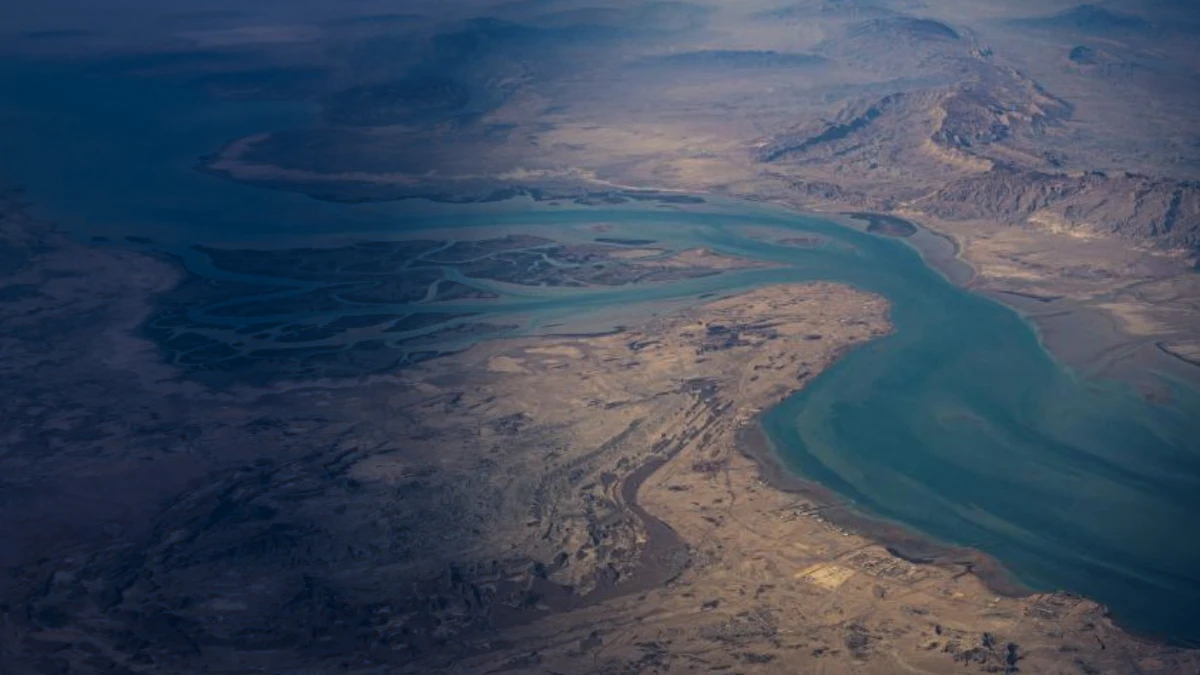 Bakan Uraloğlu duyurdu: Bir T&uuml;rk gemisi daha H&uuml;rm&uuml;z Boğazı'nı ge&ccedil;ti