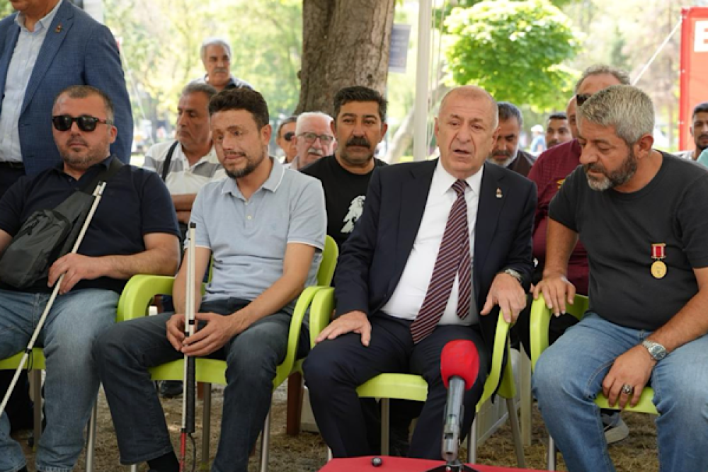 &Ouml;zdağ'dan gazilere destek ziyareti: T&uuml;rk milletini uyarmaya devam edeceğiz