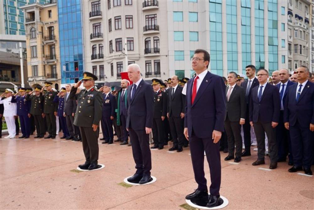 İstanbul’un kurtuluşu, 101’inci yılı Taksim’de kutlandı