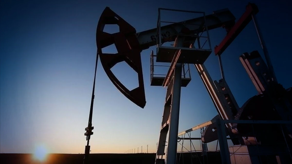 Petrolde dikkat &ccedil;eken hareket: WTI 4 yıl sonra Brent'i geride bıraktı