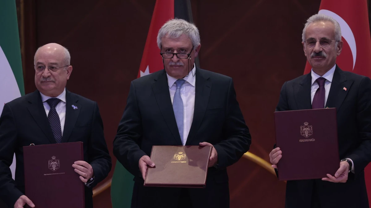 Lojistikte b&uuml;y&uuml;k iş birliği: T&uuml;rkiye, Suriye ve &Uuml;rd&uuml;n arasında &uuml;&ccedil;l&uuml; mutabakat imzalandı