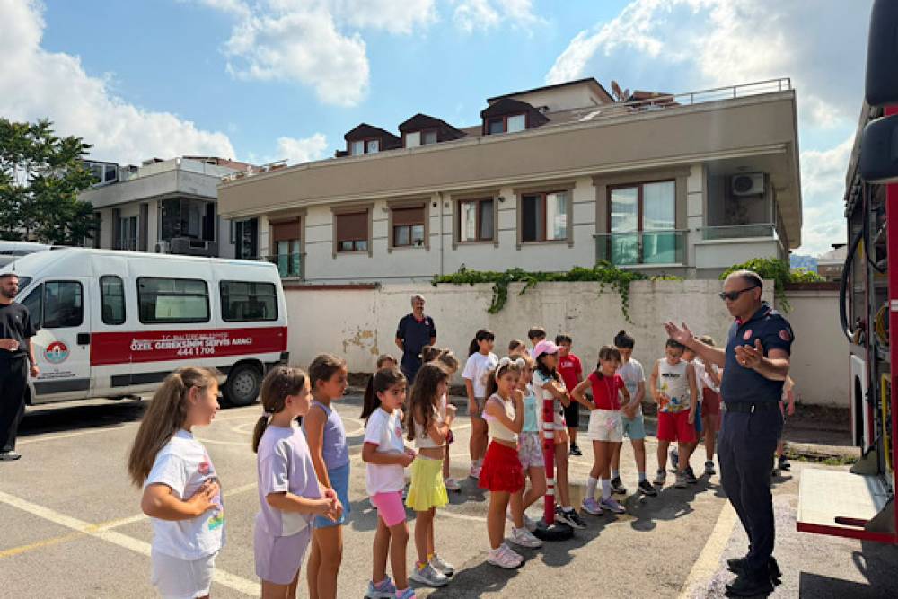  Maltepe Belediyesi Yaz Okulu &ouml;ğrencilerine afet farkındalığı eğitimi verildi