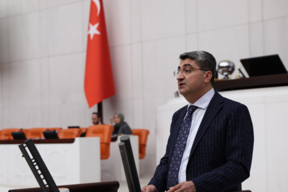 Ekmen: OVP'de enflasyon hedefi y&uuml;zde 28,4'e y&uuml;kseltildi