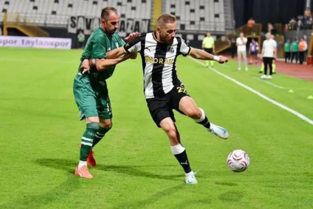 Bursaspor Manisa'dan 3 puanla d&ouml;n&uuml;yor