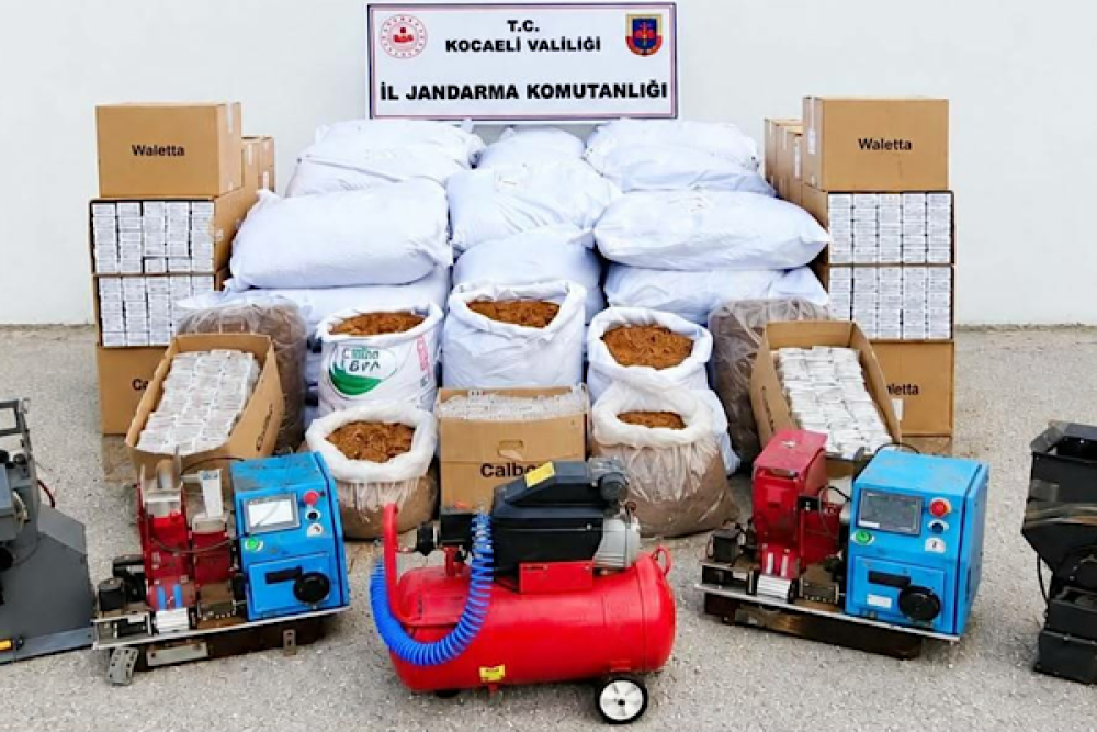 Kocaeli&rsquo;de 2 milyon 450 bin lira değerinde ka&ccedil;ak t&uuml;t&uuml;n ele ge&ccedil;irildi