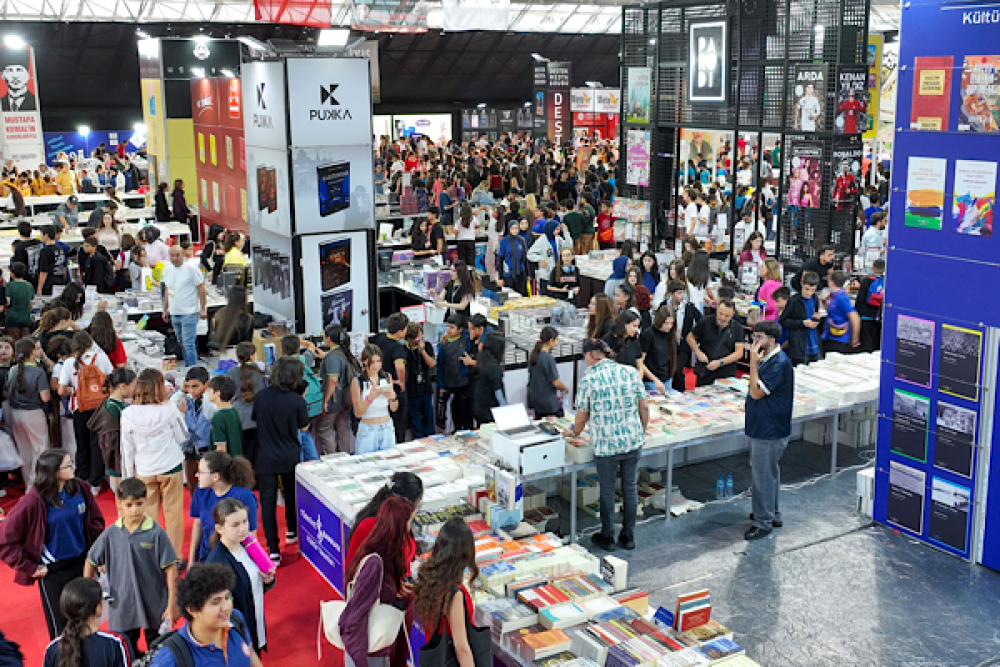 Antalya Kitap Fuarı 250 yayınevi ve 300&rsquo;&uuml; aşkın yazarı kitapseverlerle buluşturuyor