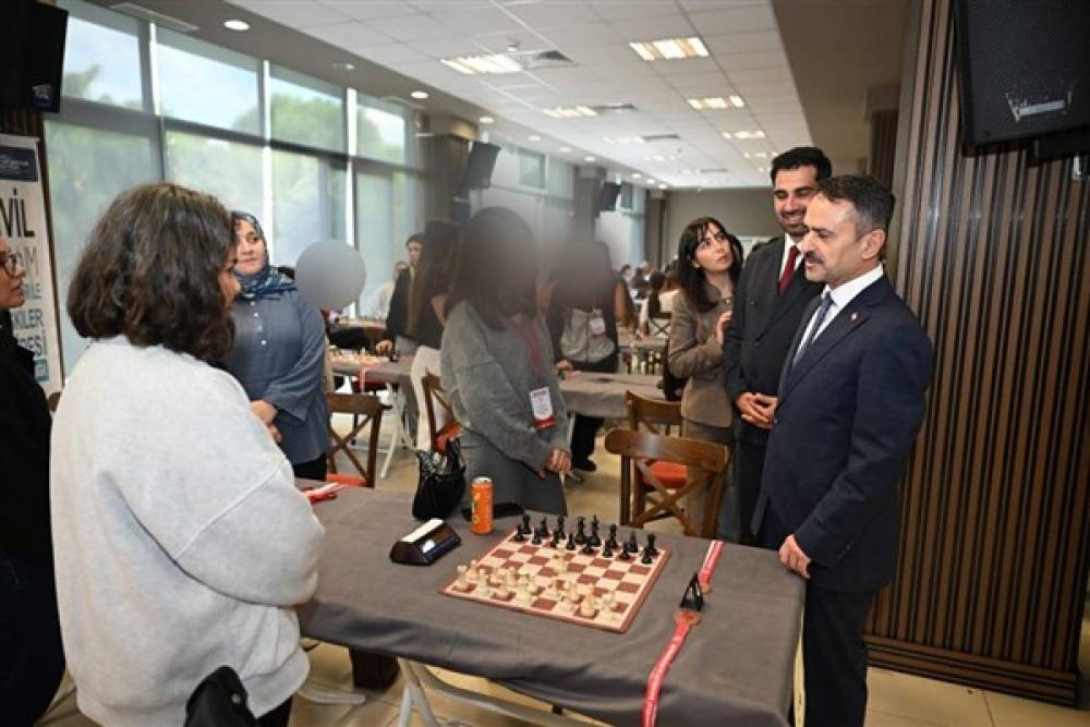 Vali Aktaş, Bizim &Ccedil;ocuklar Satran&ccedil; Turnuvası&rsquo;nın kapanış m&uuml;sabakalarını izledi