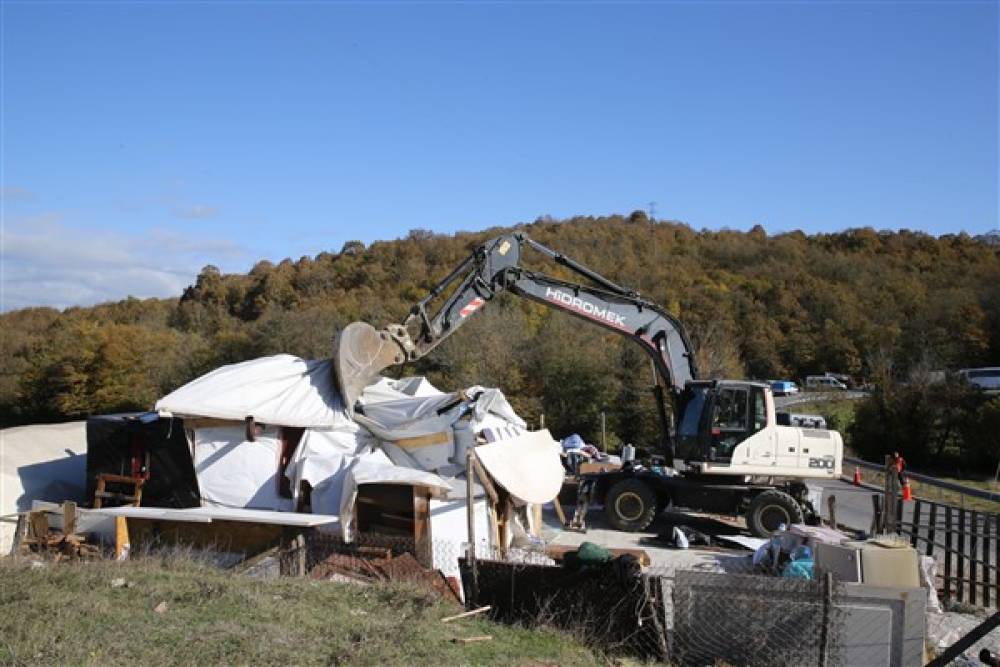 Şile’deki 5 kaçak yapı kaldırıldı