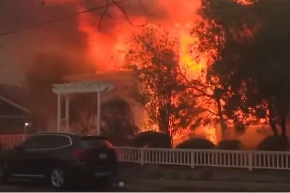 Orman yangınları nedeniyle Los Angeles'te olağanüstü hal ilan edildi