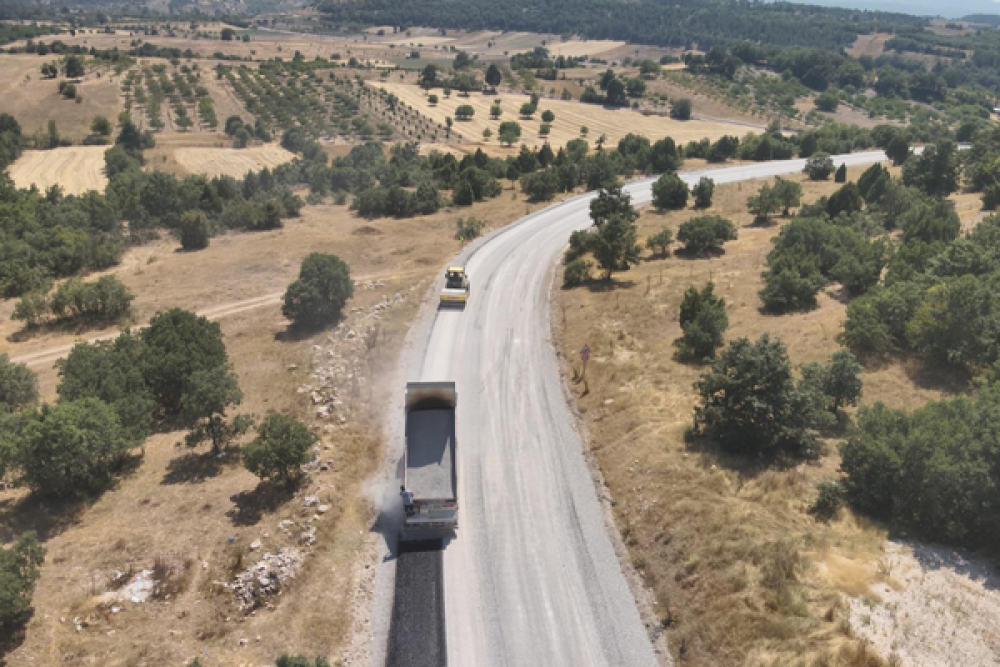 Bursa B&uuml;y&uuml;kşehir Belediyesi Harmancık&rsquo;ta 5 mahallenin yollarını yeniliyor