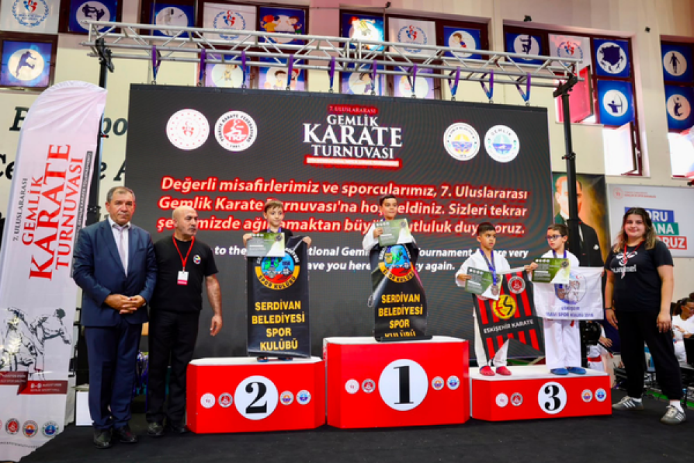 7'nci Uluslararası Gemlik Karate Turnuvası başladı
